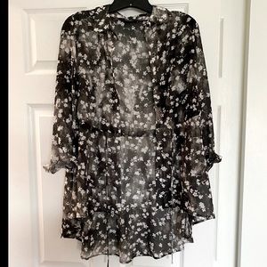 Simply Vera blouse, sheer button down, never worn! Flow-y bohemian, feminine top